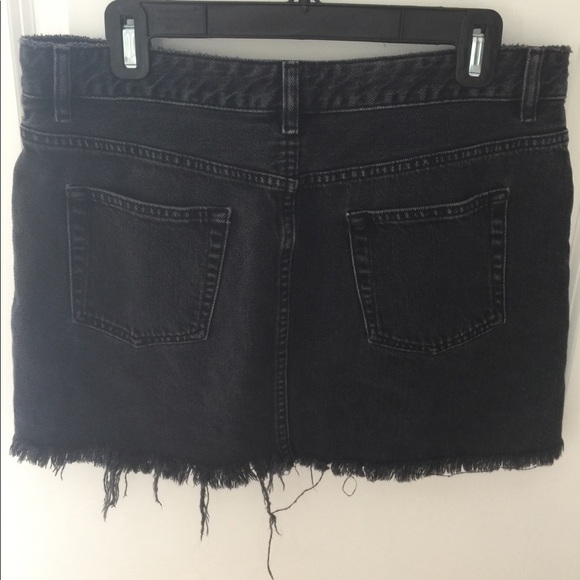 Black denim skirt - Picture 3 of 3